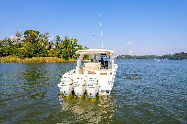 Boston Whaler 350 Realm Yacht For Sale