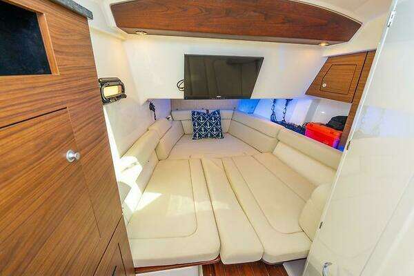 Boston Whaler 350 Realm Yacht For Sale