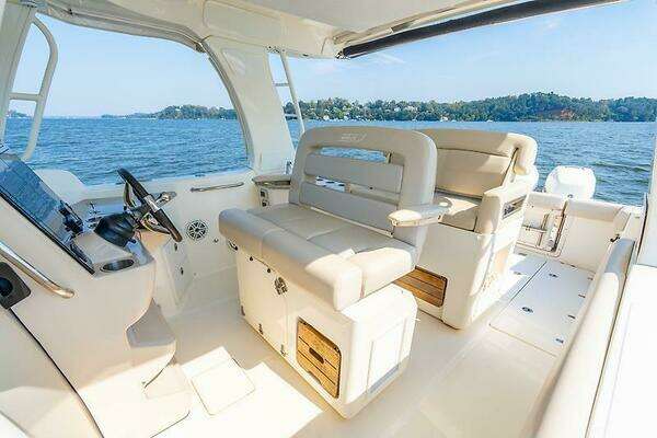 Boston Whaler 350 Realm Yacht For Sale