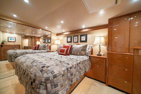 Photo of the 2004 Viking 61 Convertible "Mariah Jean"