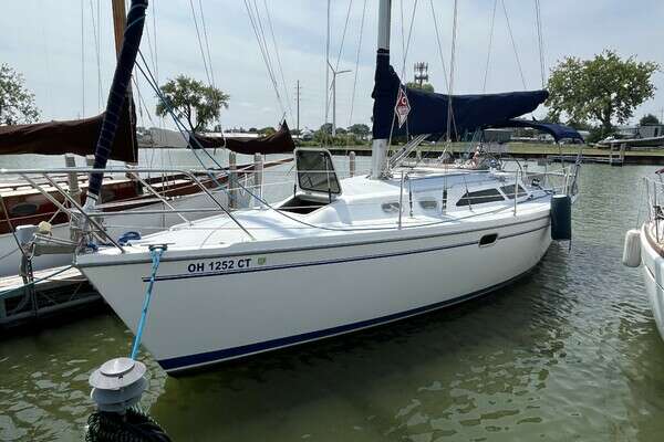 32-ft-Catalina-2000--La Vita e Bella Sandusky Ohio United States  yacht for sale