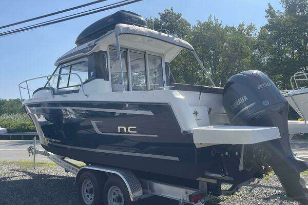 Photo of the 2022 Jeanneau NC 795 S2