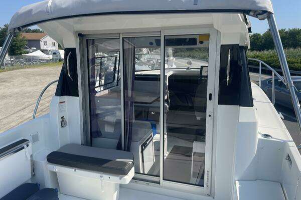 Photo of the 2022 Jeanneau NC 795 S2