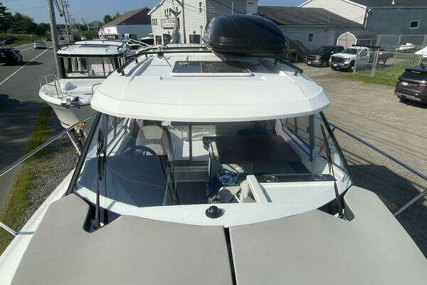 Photo of the 2022 Jeanneau NC 795 S2