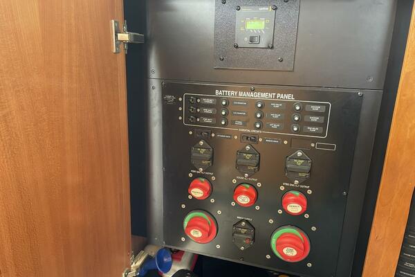 MA CHERI 34ft Meridian Yacht For Sale