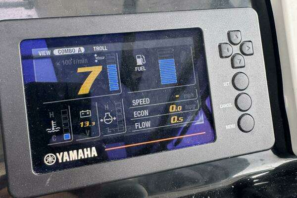 Jeanneau 795 Yacht For Sale