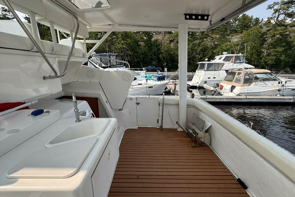 32ft Silverton Yacht For Sale