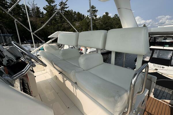 32ft Silverton Yacht For Sale