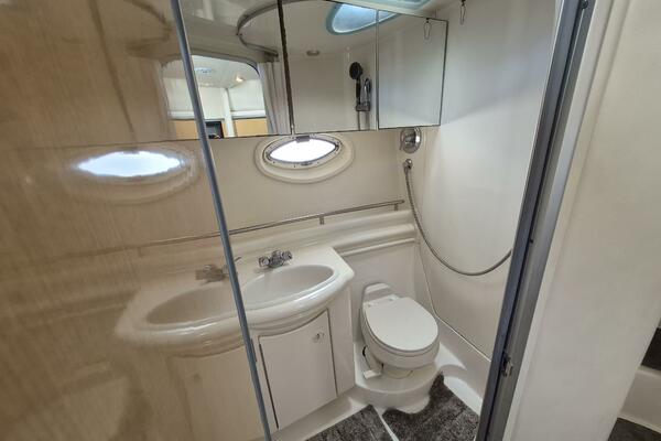 35ft Maxum Yacht For Sale