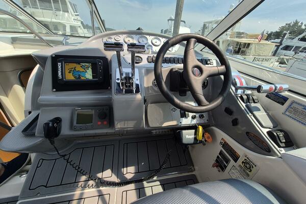 35ft Maxum Yacht For Sale