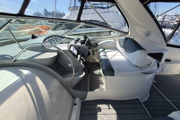 35ft Maxum Yacht For Sale