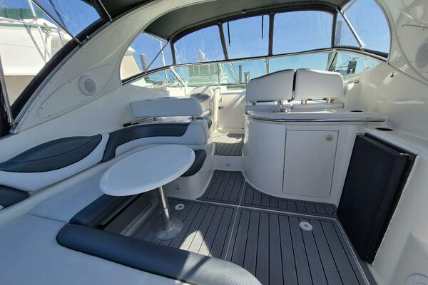 35ft Maxum Yacht For Sale