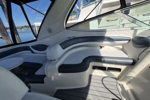 35ft Maxum Yacht For Sale