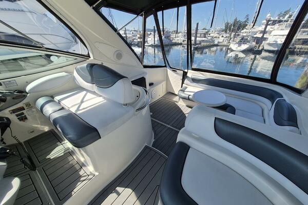 35ft Maxum Yacht For Sale