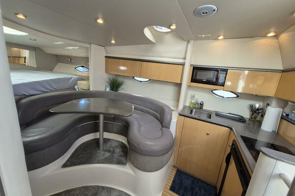 35ft Maxum Yacht For Sale