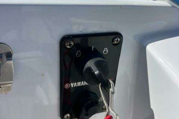 Custom Mariners Baja 30 Yacht For Sale