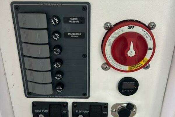 Custom Mariners Baja 30 Yacht For Sale