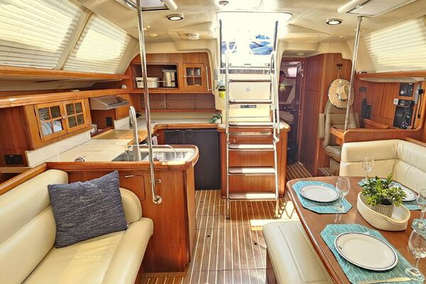 Momentum 45ft Hunter Yacht For Sale