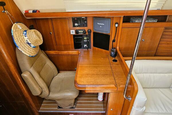 Momentum 45ft Hunter Yacht For Sale