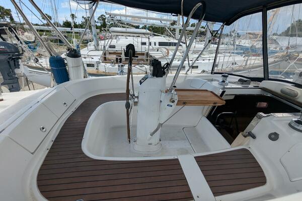 Momentum 45ft Hunter Yacht For Sale