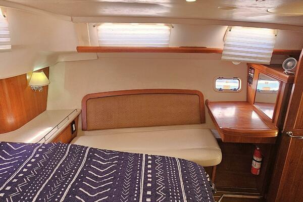 Momentum 45ft Hunter Yacht For Sale