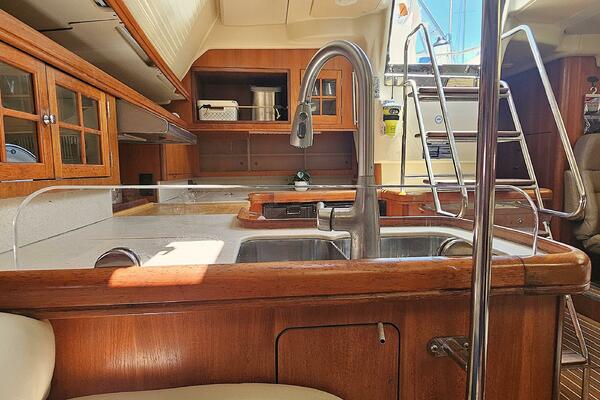Momentum 45ft Hunter Yacht For Sale