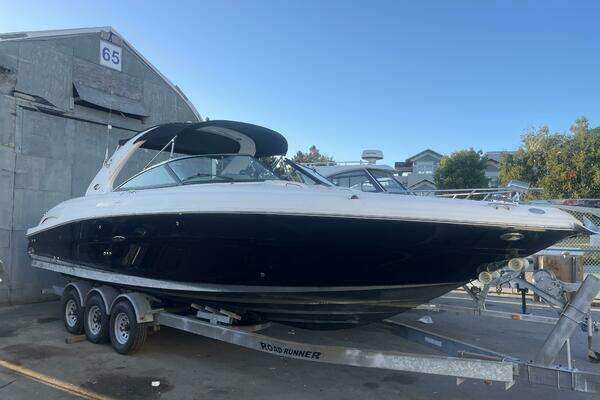 Photo of the 2007 Sea Ray 290 SLX
