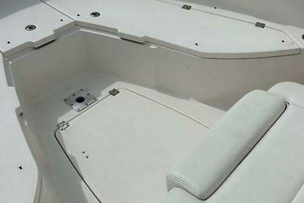 Photo of the 2007 Robalo R300 Center Console