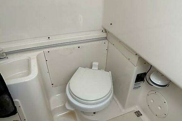 Photo of the 2007 Robalo R300 Center Console