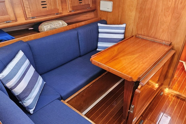 35ft Freedom Yacht For Sale