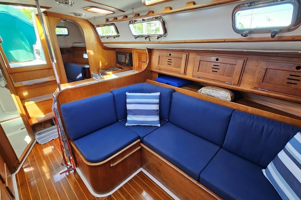 35ft Freedom Yacht For Sale