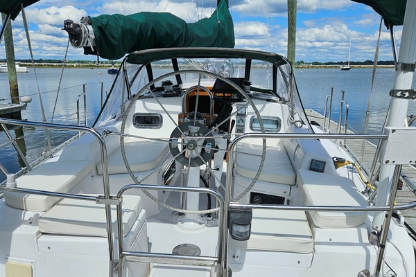 35ft Freedom Yacht For Sale