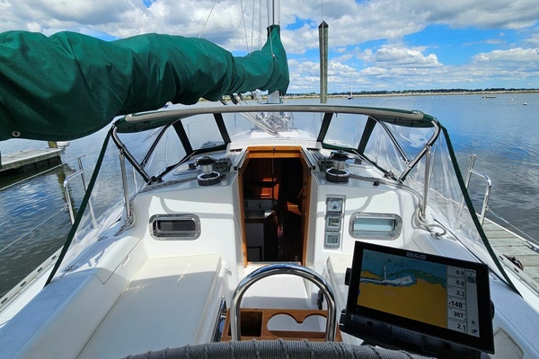 35ft Freedom Yacht For Sale