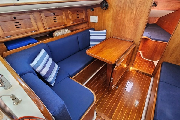 35ft Freedom Yacht For Sale