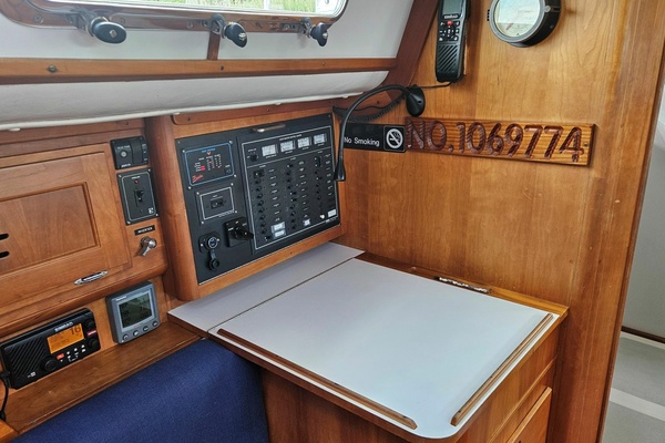 35ft Freedom Yacht For Sale