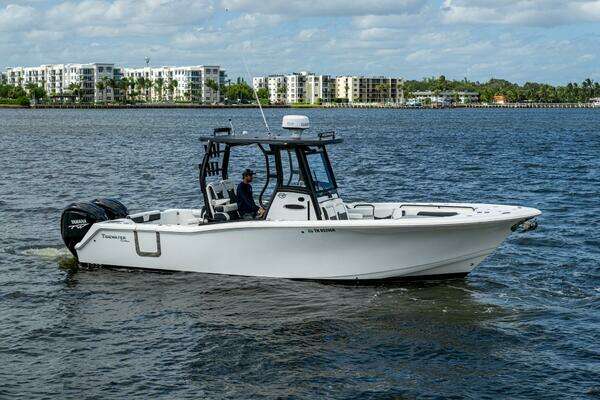 FLOATING STONES 29ft Tidewater Yacht For Sale