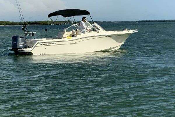25-ft-Grady-White-2018-235 Freedom-Holiday Florida United States yacht for sale