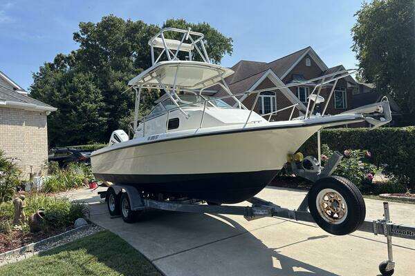 23-ft-Hydra-Sports-2000-230 Seahorse Walkaround- Virginia Beach Virginia United States  yacht for sale