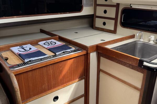 Blue Note 34ft C amp C Yacht For Sale