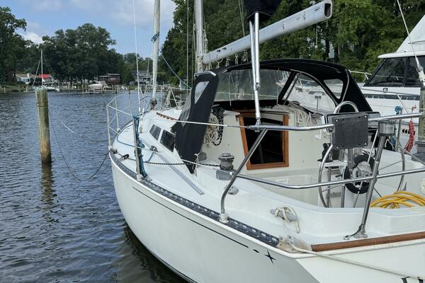 Blue Note 34ft C amp C Yacht For Sale