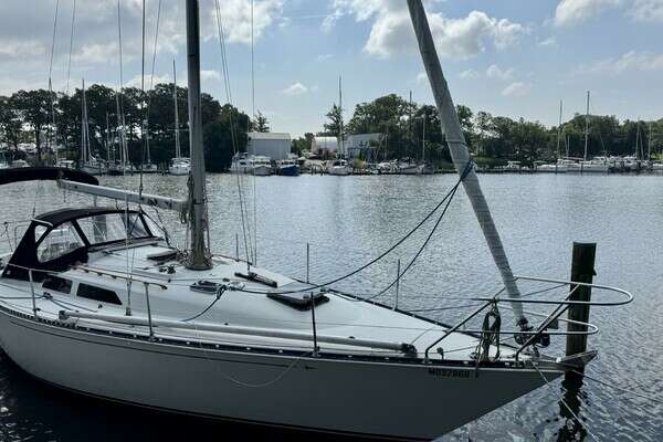 34-ft-C&C-1982-Cruiser-Blue Note-Annapolis Maryland United States yacht for sale