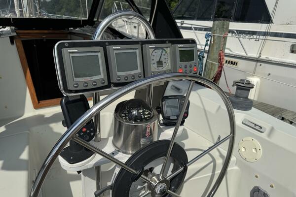 Blue Note 34ft C amp C Yacht For Sale