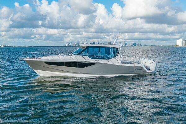 41-ft-Boston Whaler-2024-405 Conquest-MR XTREME-Miami Florida United States yacht for sale