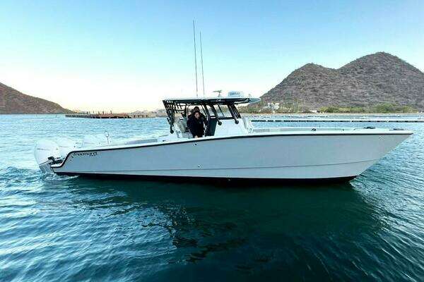 Freeman - 37 Center Console