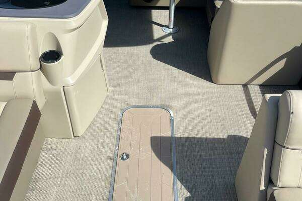 Photo of the 2023 Godfrey Sweetwater Cruise SW 2186