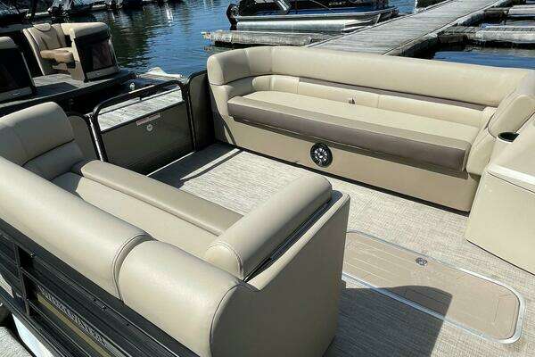 Photo of the 2023 Godfrey Sweetwater Cruise SW 2186