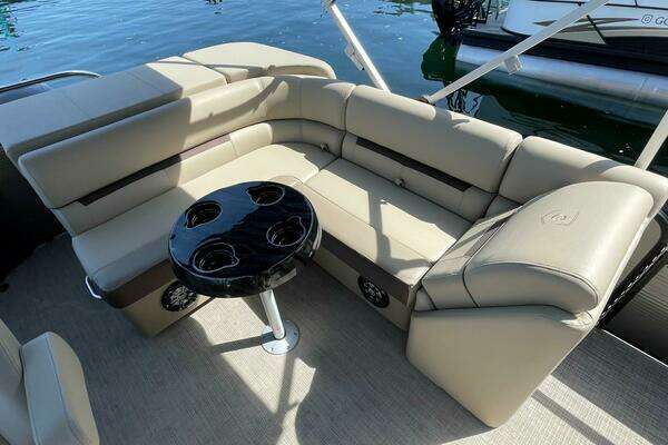 Photo of the 2023 Godfrey Sweetwater Cruise SW 2186