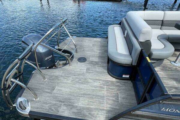 Photo of the 2024 Godfrey MC 235 C GTP