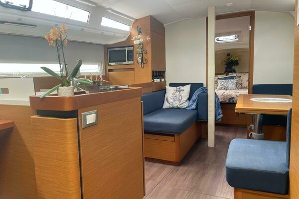 2020 Sun Odyssey 410