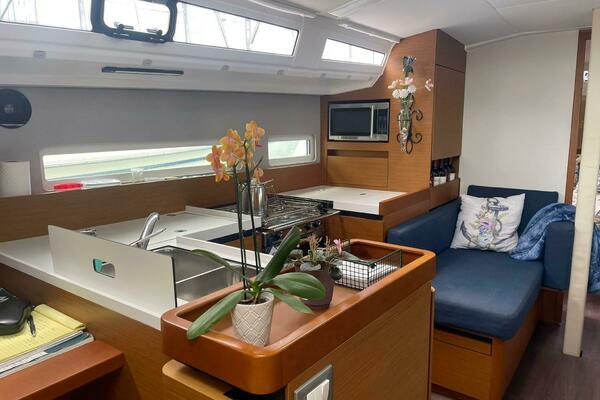 2020 Sun Odyssey 410